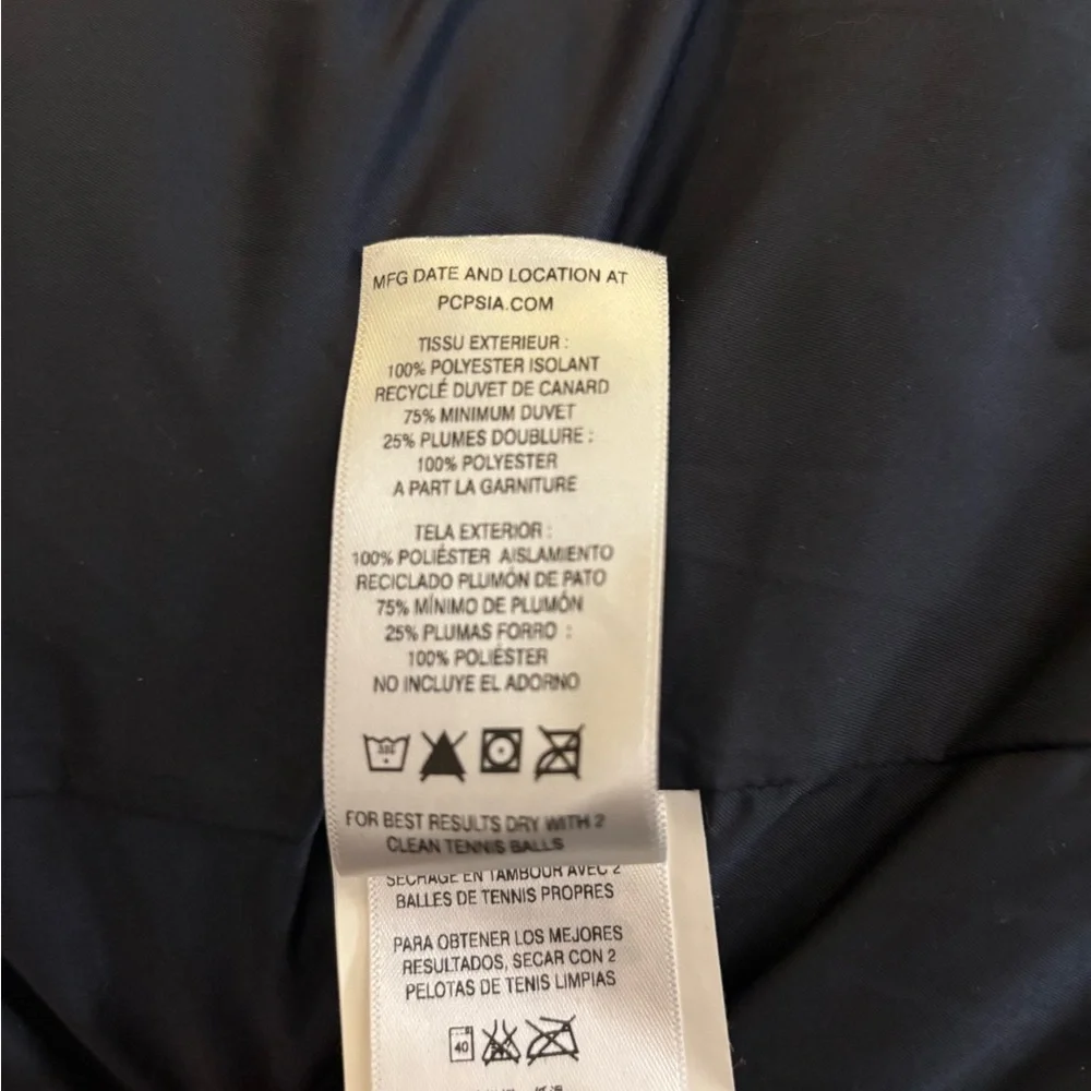 Patagonia Women's Navy Puffer Jacket - Picture 11 of 15